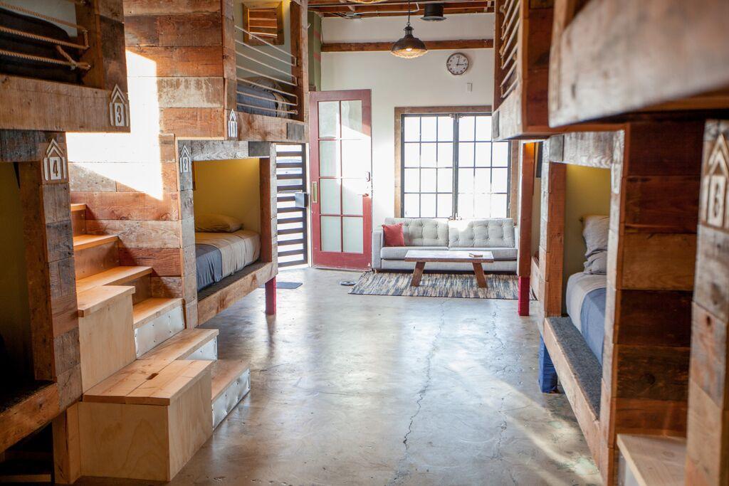Хостел Podshare East Hollywood Лос-Анджелес Экстерьер фото